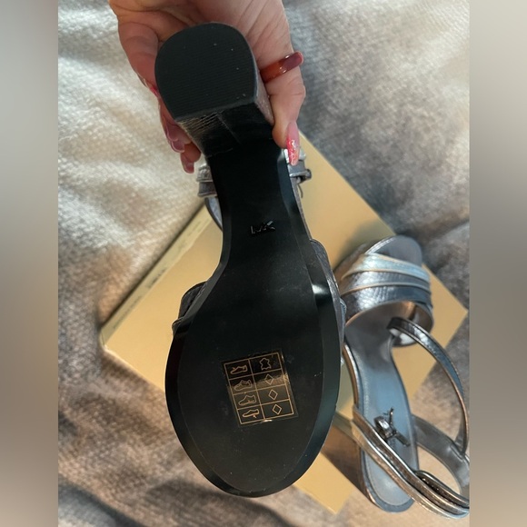 MICHAEL Michael Kors Harper Platform Sandal - Metallic Silver, Size 6.5 - Picture 10 of 12